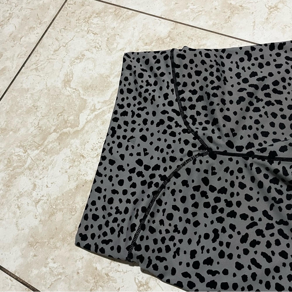 Balance Athletica Medium Patterned Gray Black Sho… - image 4